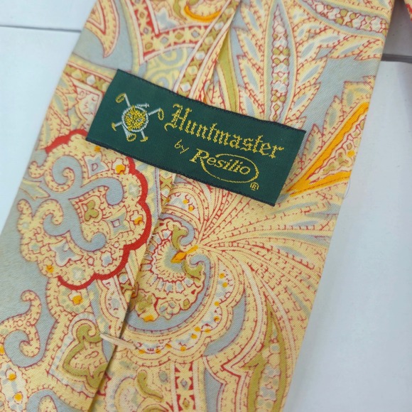 Vintage 1960s Resilio Paisley Mens Tie Yellow Red Powder Blue Pastel Paisley USA - Picture 3 of 9